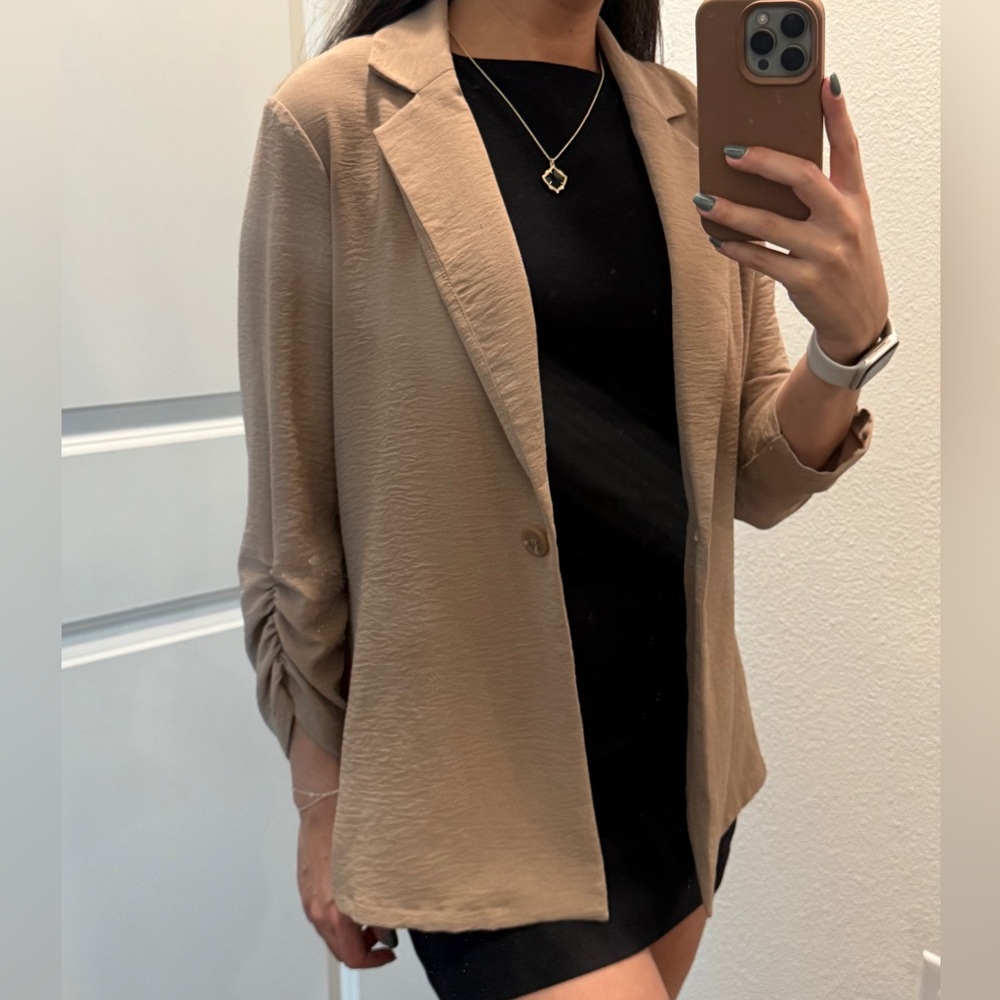 Adrianna Papell Tan Ruched-Sleeve Blazer